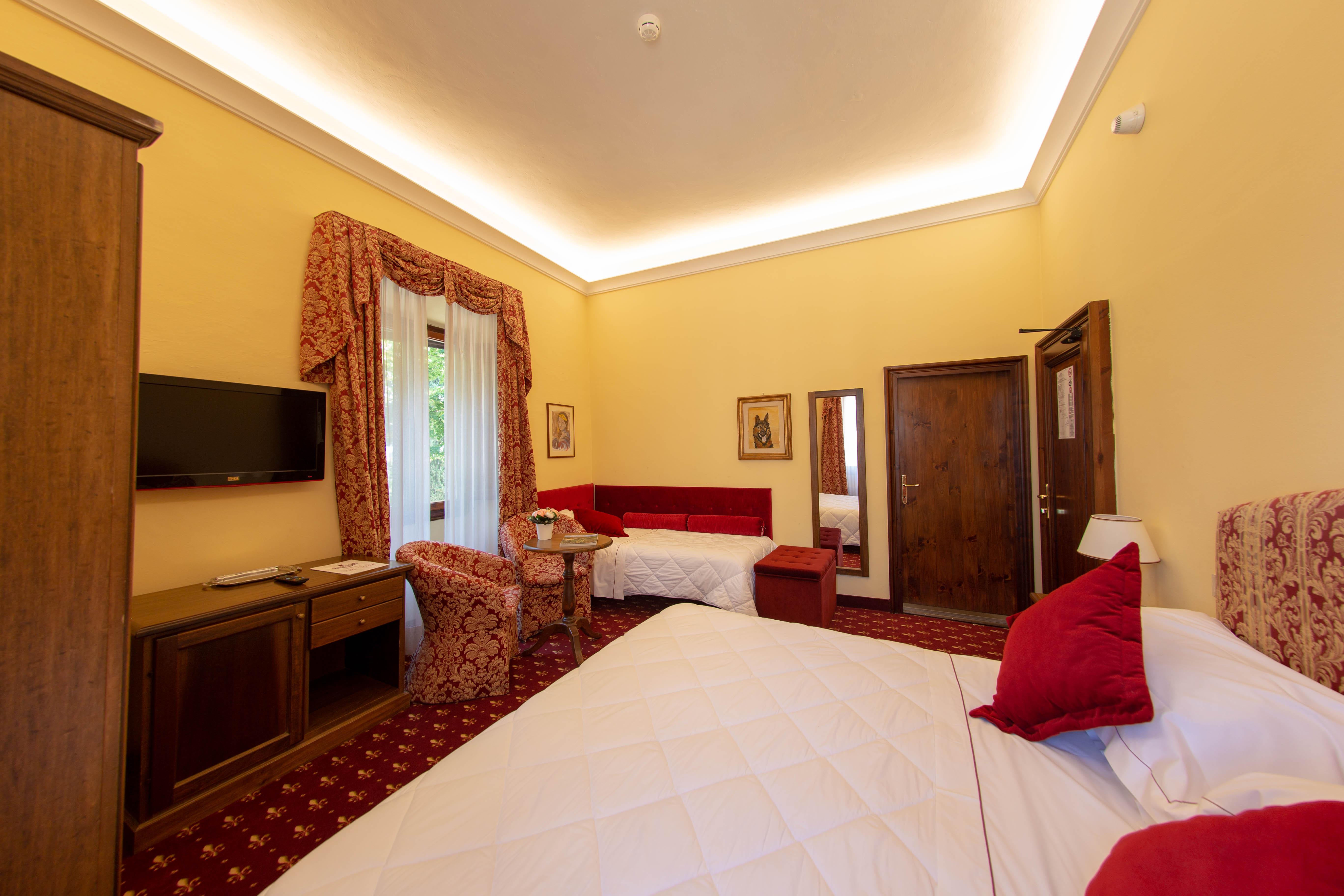 Lecchi Wellness Hotel 4*
