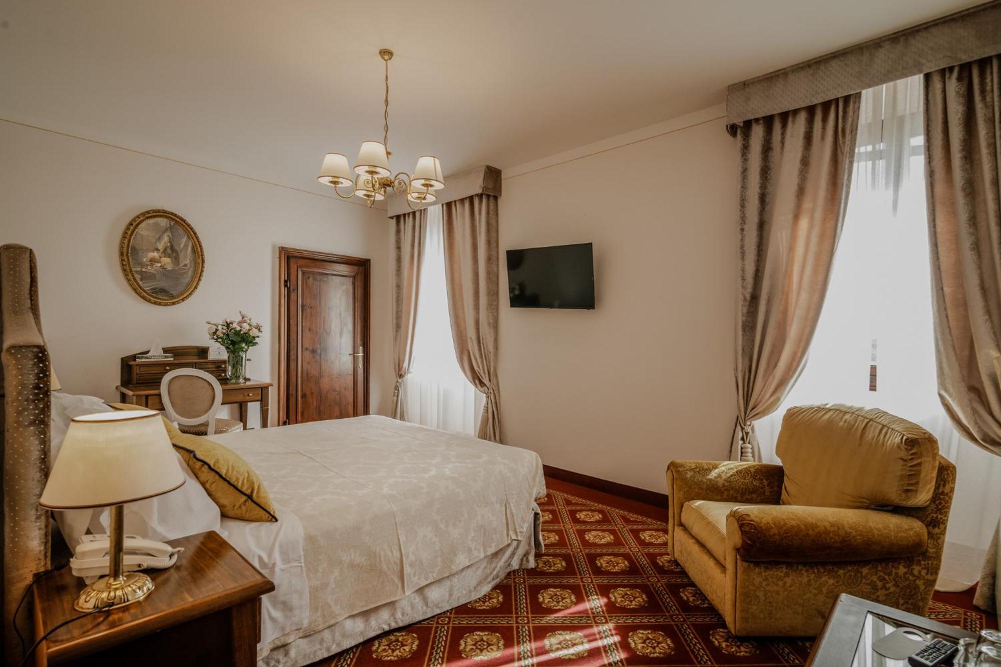 Hotel Lecchi Wellness 4*