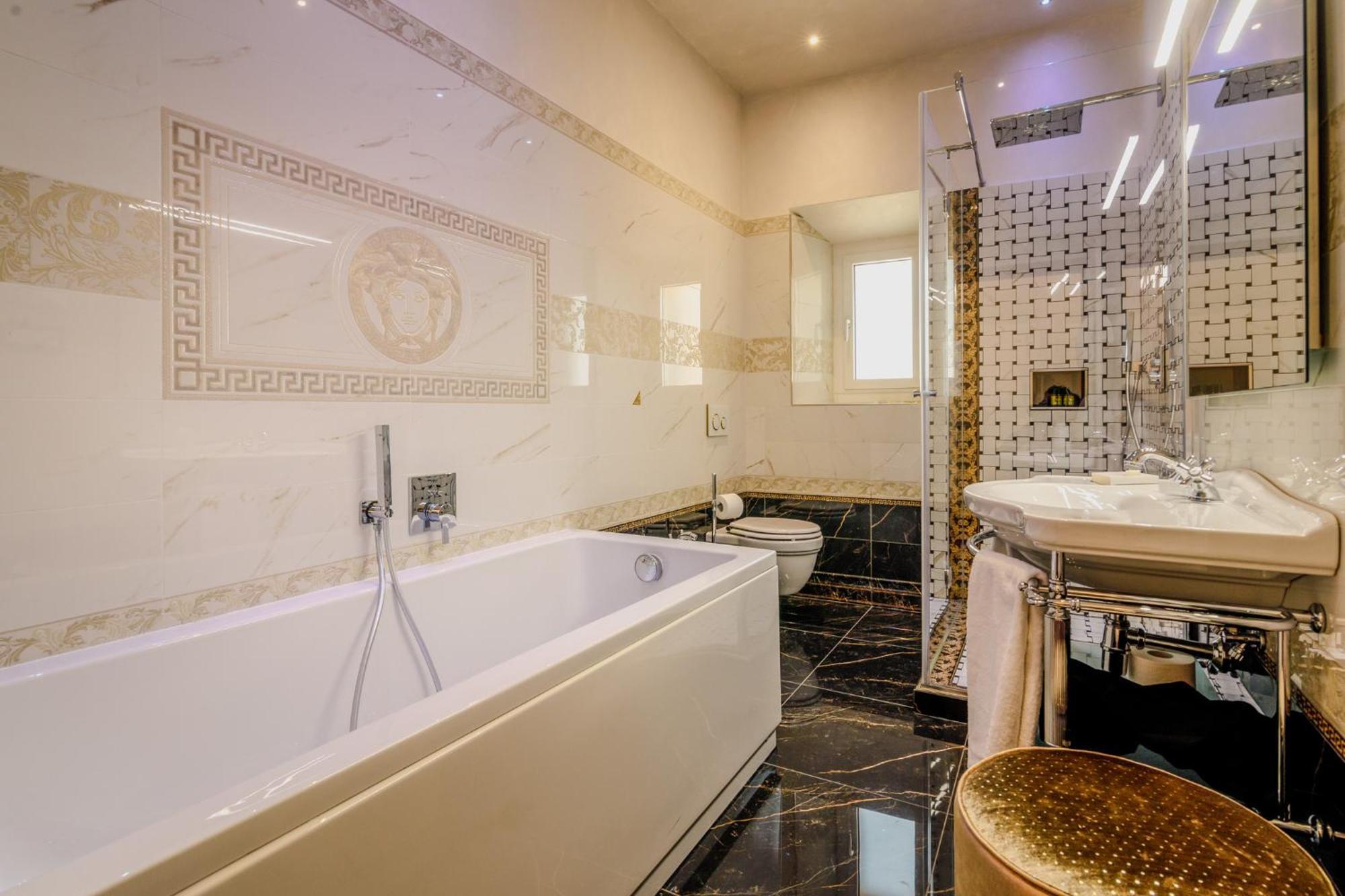 Lecchi Wellness Hotel