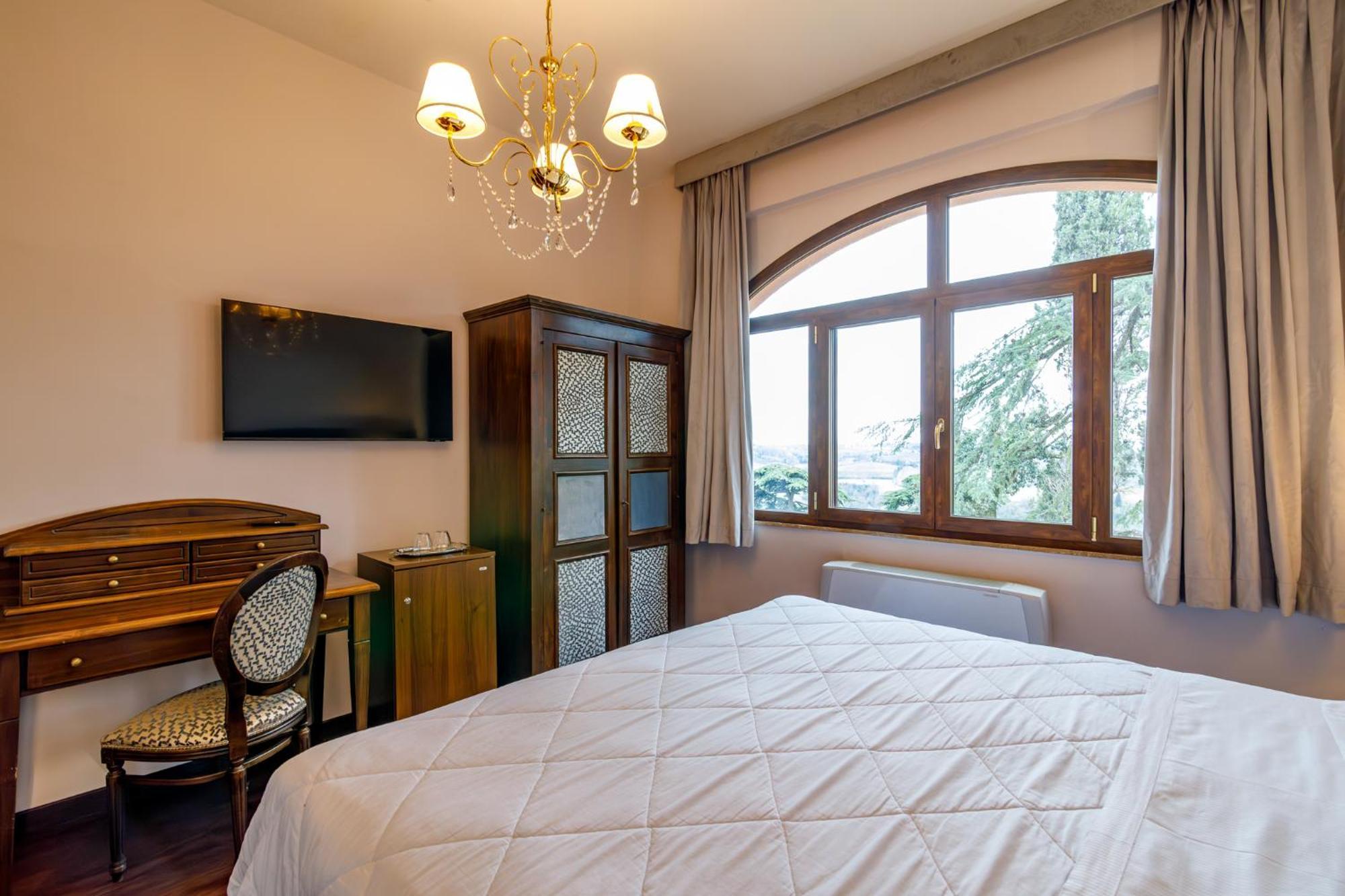 Lecchi Wellness Hotel 4*